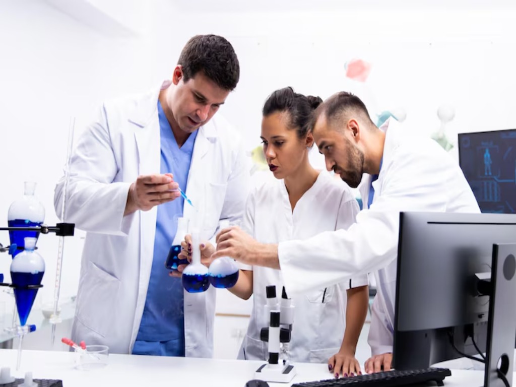 The Role of Advanced Research Facilities in Pharmaceutical Education Excellence